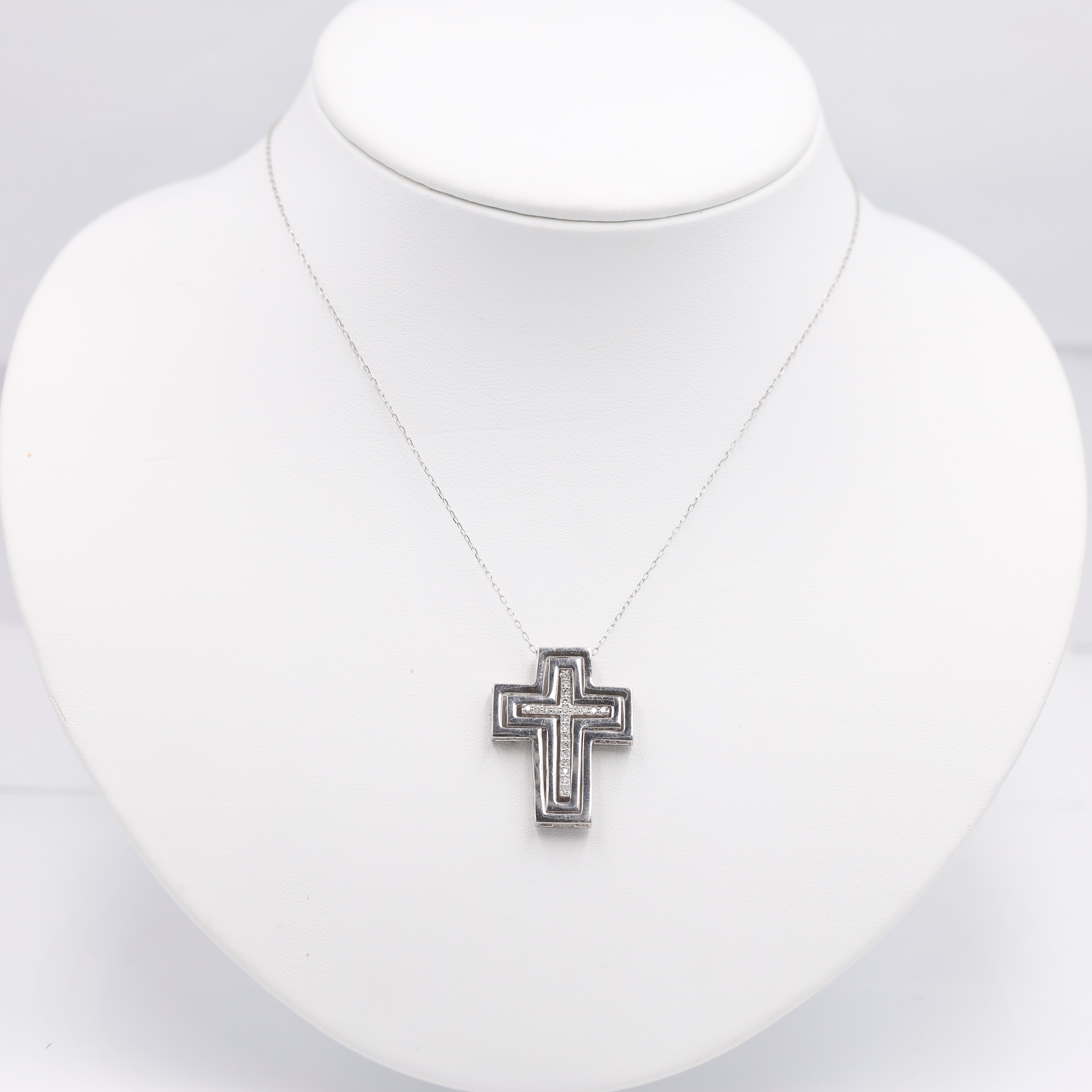 Jewelry - necklace